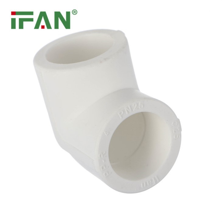 Weiße PPR-Armaturen für Sanitärinstallationen